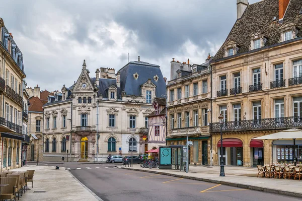 Улица в Dijon, France — стоковое фото