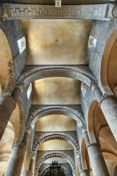 Gereja Biara Saint Philibert, Tournus, Perancis — Stok Foto