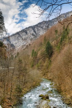 Dağ Nehri Fransa 'da doğdu