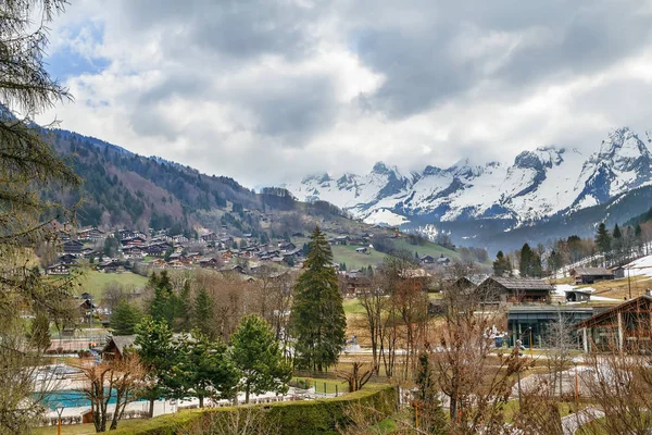 Landskap i Le Grand-Bornand, Frankrike — Stockfoto