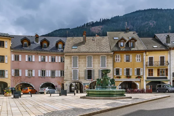 Plaza en Thones, Francia —  Fotos de Stock