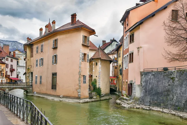 Thiou folyó Annecy, Franciaország — Stock Fotó