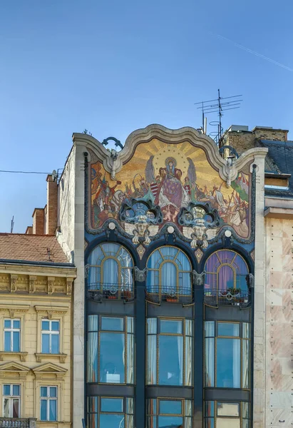 Mosaico en fachada, Budapest, Hungría — Foto de Stock