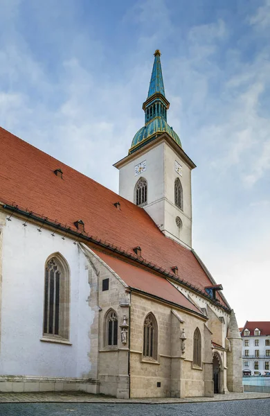 斯洛伐克布拉迪斯拉发圣马丁大教堂 — 图库照片