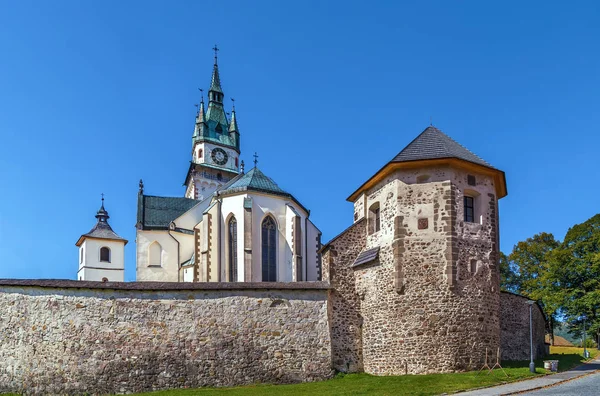 Vista Igreja Santa Catarina Castelo Kremnica Eslováquia — Fotografia de Stock