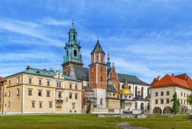 Wawel Tepesi 'ndeki Aziz Stanislaus ve Wenceslaus Kraliyet Katedrali. Polonya, Krakow' daki Wawel Katedrali olarak da bilinir.