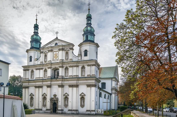 波兰克拉科夫Wawel Hill脚下的锡耶纳圣贝纳迪诺教堂 — 图库照片