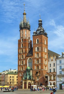 Saint Mary Bazilikası, Polonya 'nın Krakow kentindeki Ana Pazar Meydanı' na bitişik bir tuğla gotik kilisedir.