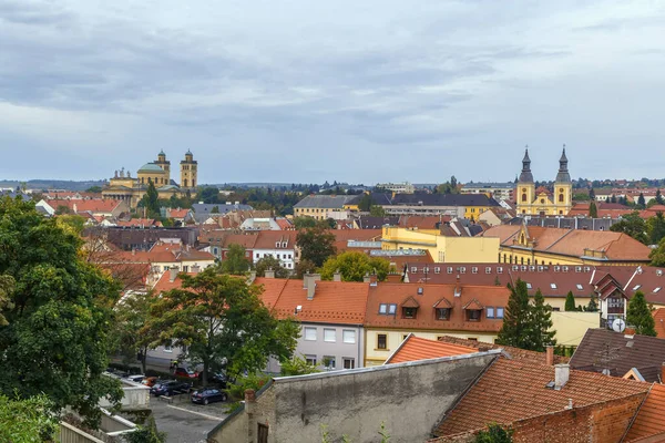 从匈牙利埃格尔城堡俯瞰埃格尔市 — 图库照片