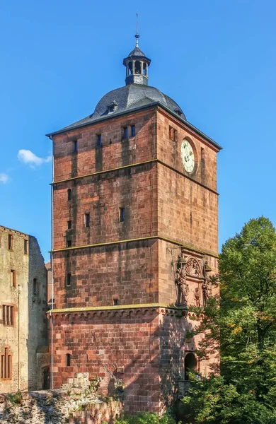 Zamek Heidelberg Jest Słynną Ruiną Niemczech Zabytkiem Heidelbergu Wieża Zegarowa — Zdjęcie stockowe