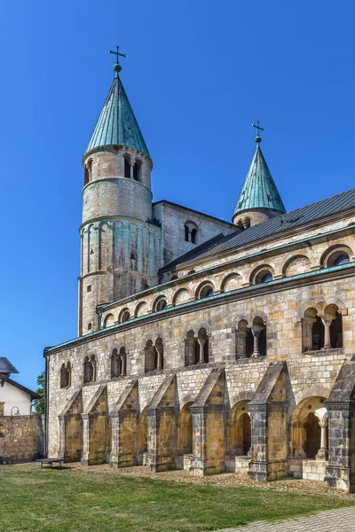 圣Cyriakus教堂是德国萨克森 安哈尔特Gernrode的一座中世纪教堂 它是建于969年的少数幸存的奥斯曼建筑的例子之一 — 图库照片