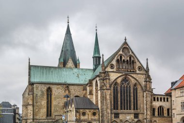 Katolik Paderborn Katedrali esasen 13. yüzyıldan, Almanya 'dan.