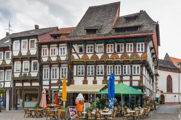 德国埃纳贝克市中心市场广场上古老的半木制房屋 — 图库照片