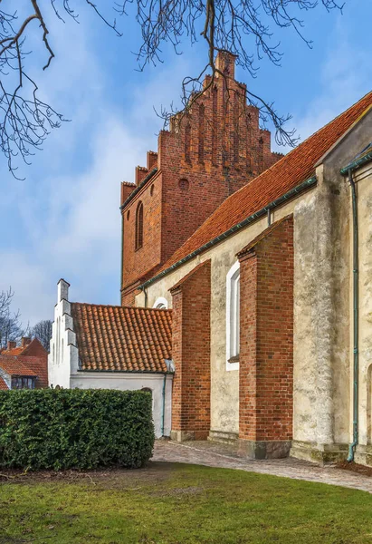 Kostel Sankt Jorgensbjerg Nachází Městě Roskilde Blízkosti Břehu Jezera Dánsko — Stock fotografie