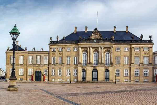 Amalienborg是丹麦王家在丹麦哥本哈根的冬季住宅 — 图库照片