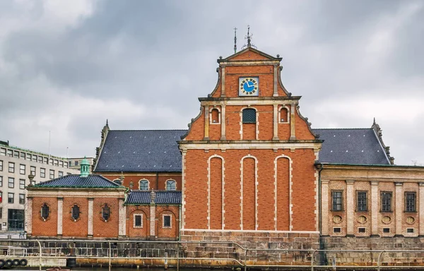 霍尔门教堂 Holmen Church 是丹麦哥本哈根市中心的一个教区教堂 — 图库照片