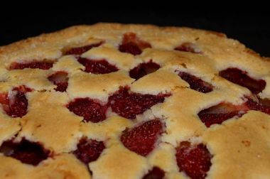 Çilekli tereyağı pasta, ev yapımı taze yemek