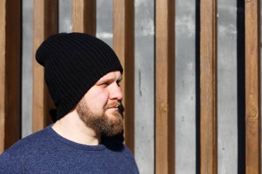 adam sakal ve bıyık kap yakın çekim