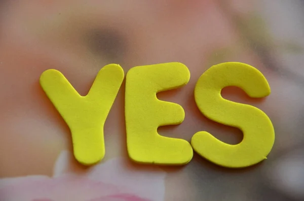 Word yes on abstract — Stock Photo, Image