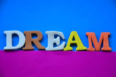 bir soyut rüyanda kelime