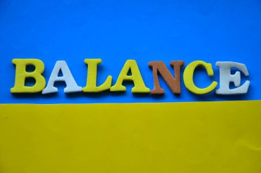 bir soyut dengede kelime 