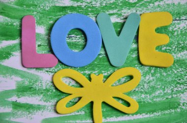 bir soyut kelime aşk 