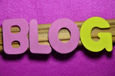 soyut corful arka plan üzerinde kelime blog