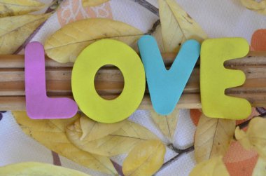 bir soyut üzerinde kelime aşk