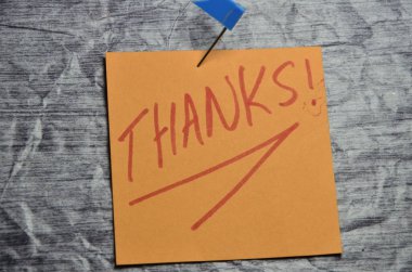 renkli bir arka plan üzerinde kelime teşekkür