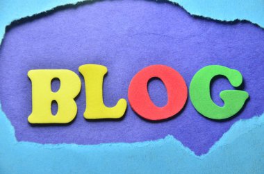 renkli bir arka plan üzerinde kelime blog
