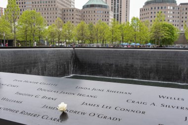 9 / 11 anıtı, Dünya Ticaret Merkezi