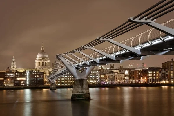 London Jan 2020 Paul Cathedral Length Millennium Bridge — 图库照片
