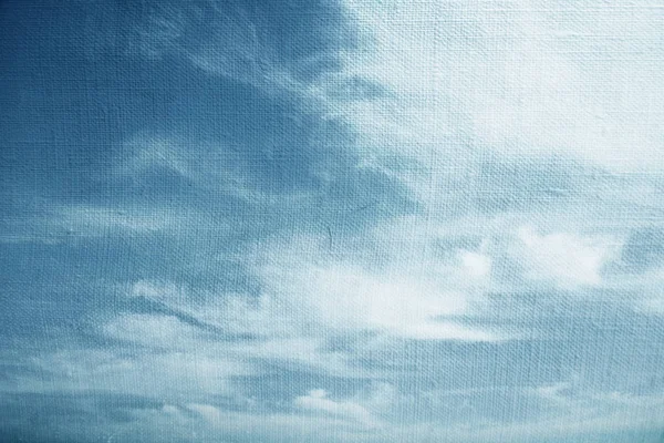 Der weite blaue Himmel und der Wolkenhimmel. blauer Himmel Hintergrund mit winzigen — Stockfoto