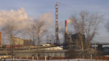 Rusya'da İnşaat malzemeleri Rus inşaat sektörüne nitelikli çimento, ezilmiş kireçtaşı ve mineral toz farklı bir odak ile ağır bir tedarikçisi konumundadır.