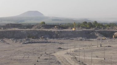 Shakh-Tau. Kireçtaşı ocağı.