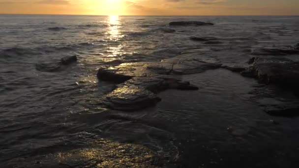Caspian Sea Sunset Waves Run Rocky Shore — Stock Video
