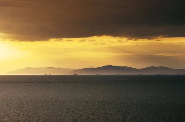 Puesta Sol Mar Negro Naves Carretera Novorossiysk —  Fotos de Stock