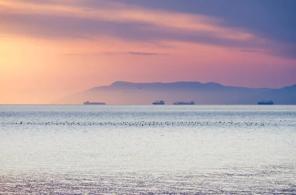 Puesta Sol Mar Negro Naves Carretera Novorossiysk —  Fotos de Stock