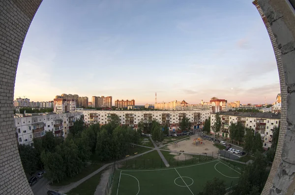 Cesaret Şehir Manzaralı Tipik Sovyet Binaları — Stok fotoğraf