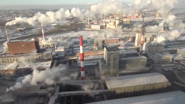 Compañía Bashkir Soda Contaminación Ambiental Por Planta Química Para Producción — Vídeo de stock