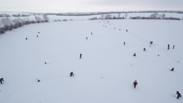 Fishermans Hielo Competiciones Pesca Con Plantilla Hielo Vista Aérea — Vídeo de stock