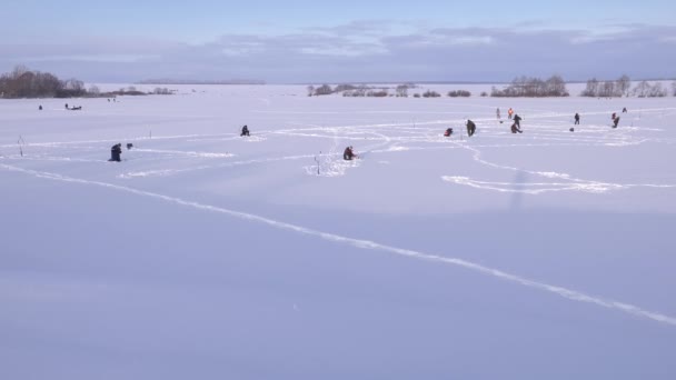 Des Pêcheurs Sur Glace Compétitions Dans Pêche Avec Gabarit Glace — Video