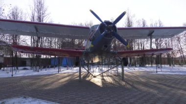 An-2 uçağının anıtı..
