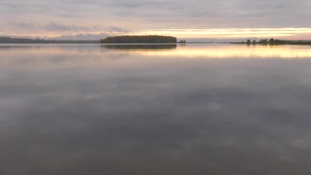 Morgendämmerung Über Dem See Zeitraffer — Stockvideo