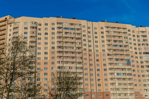St. Petersburg, Rusya. Yeni binaların ve yeni dairelerin manzarası