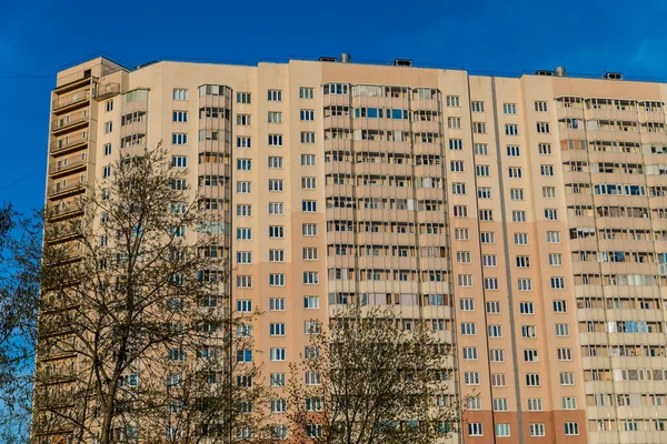 St. Petersburg, Rusya. Yeni binaların ve yeni dairelerin manzarası