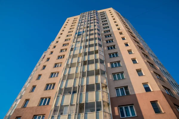 St. Petersburg, Rusya. Yeni binaların ve yeni dairelerin manzarası
