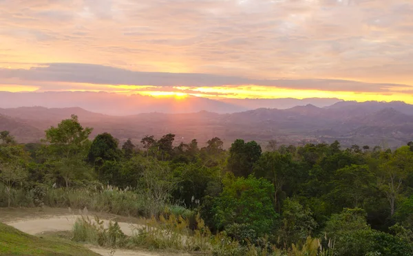 Beautiful sunrise at mountain landscape — Stock Photo, Image