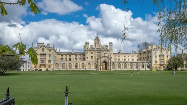 Кембридж Велика Британія Червня 2016 Коледж Святого Івана Яскравий Сонячний — стокове фото