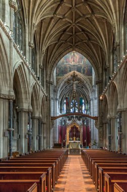 Cambridge, Büyük Britanya - 23 Nisan 2016: Our Lady ve İngilizce şehit Şapel kilise iç. Öyle büyük bir Gotik Revival kilise 1885'te, Cambridgeshire, İngiltere